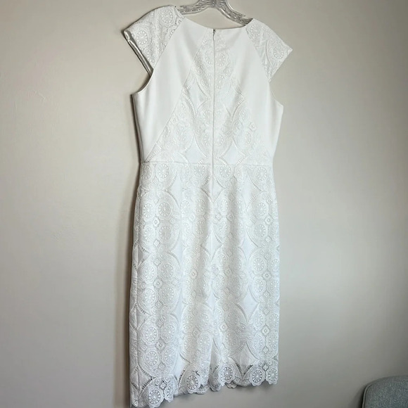 ANTONIO MELANI White Lace Cap-Sleeve Round Neck Sheath Dress Size 12 - Picture 7 of 10